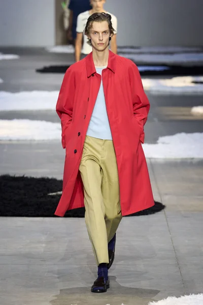 Look 11